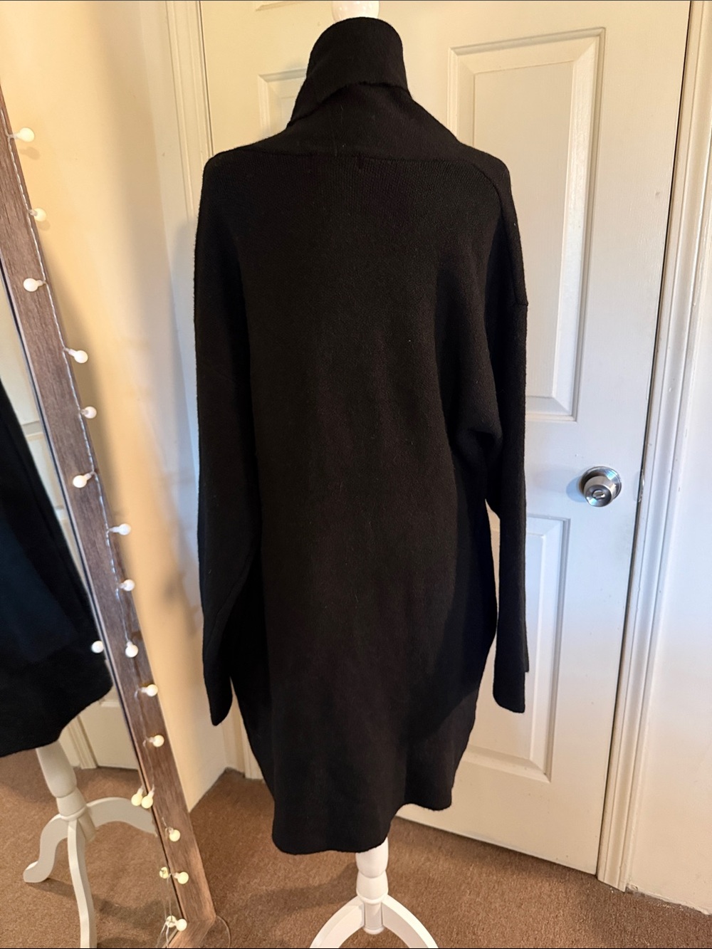 By Anthropologie
The Mariel LongLine Cardigan Black - Picture 10 of 12